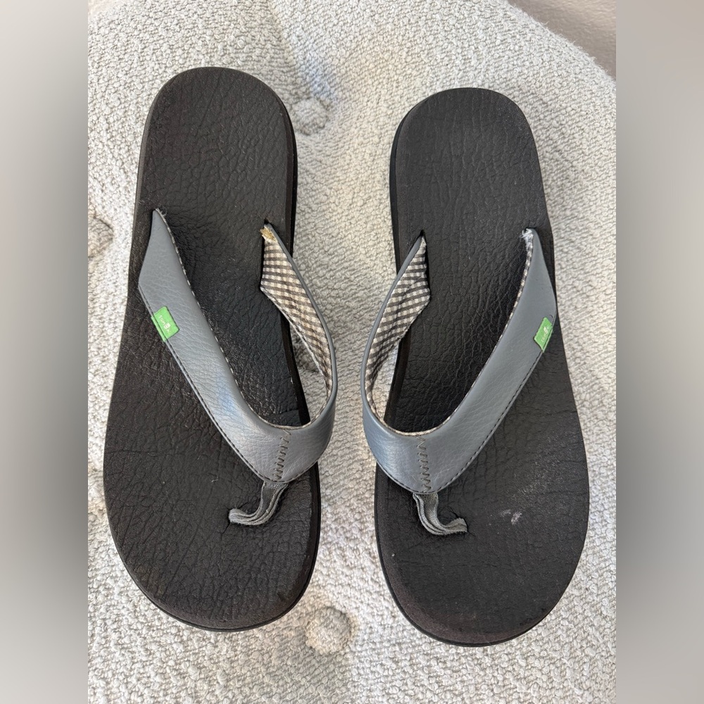 Sanuk Black and Gray Women's Sandals, Size 10
